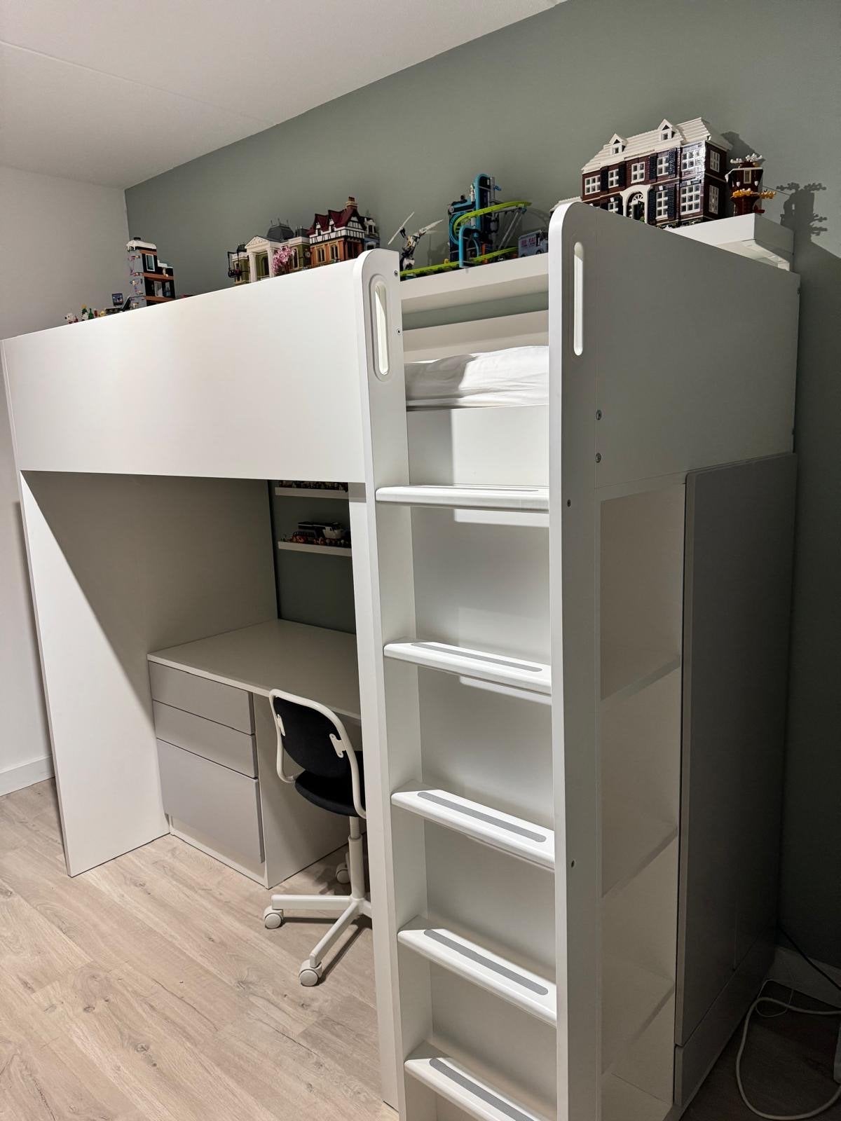 Foto 3 van IKEA Hoogslaper met bureau en opbergruimte -Zo goed als nie