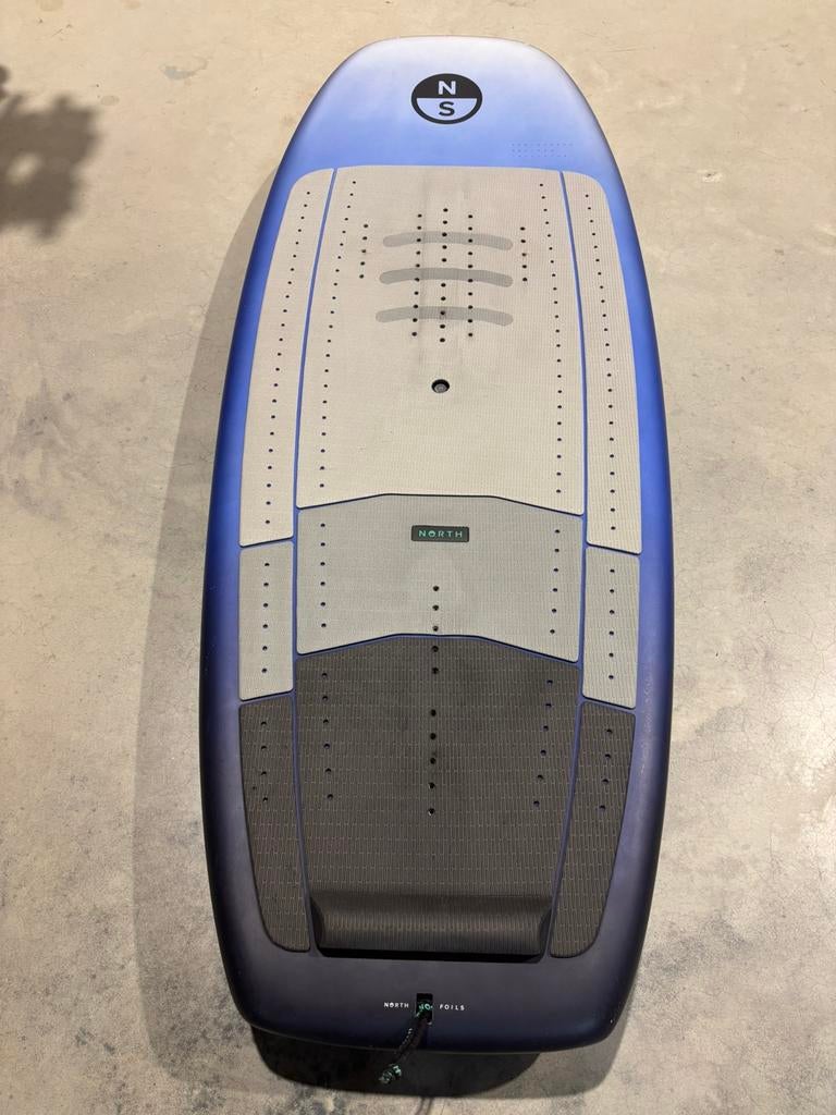 North Seek Foil Board 2025 4’11 - 68L, Ophalen, Gebruikt, Wingsurf-board