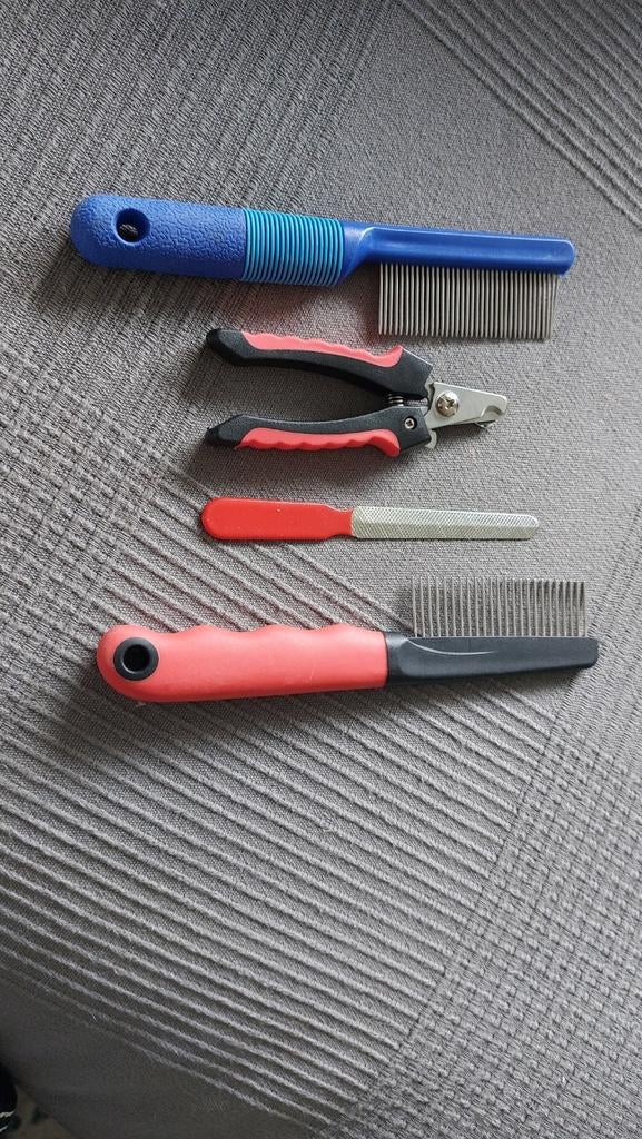 Vachtverzorging huisdieren. Kammen, borstels, nagelknipper, Dieren en Toebehoren, Honden-accessoires, Ophalen of Verzenden