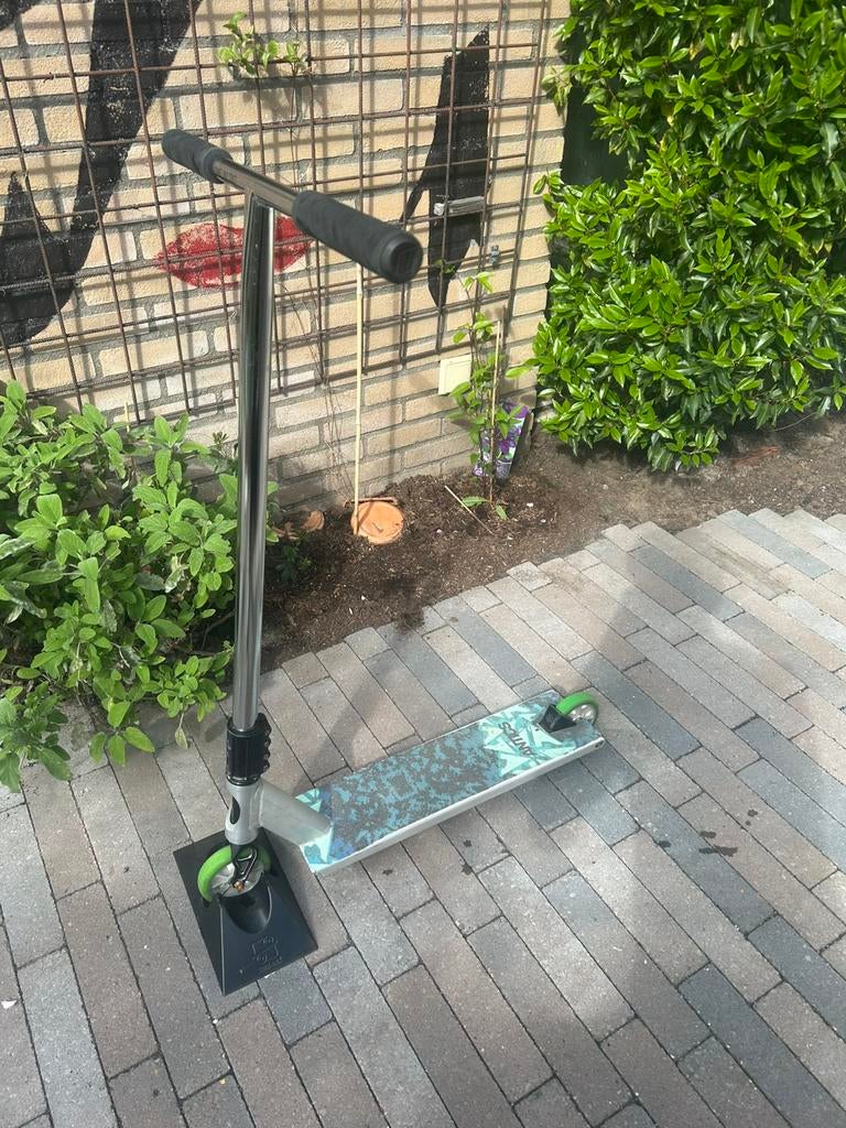 Custom stuntstep, Fietsen en Brommers, Steps, Ophalen, Zo goed als nieuw, Gewone step