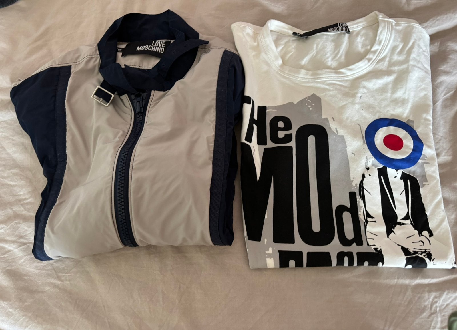 Moschino jasje en shirt m/l, Ophalen of Verzenden, Zo goed als nieuw, Maat 48/50 (M)