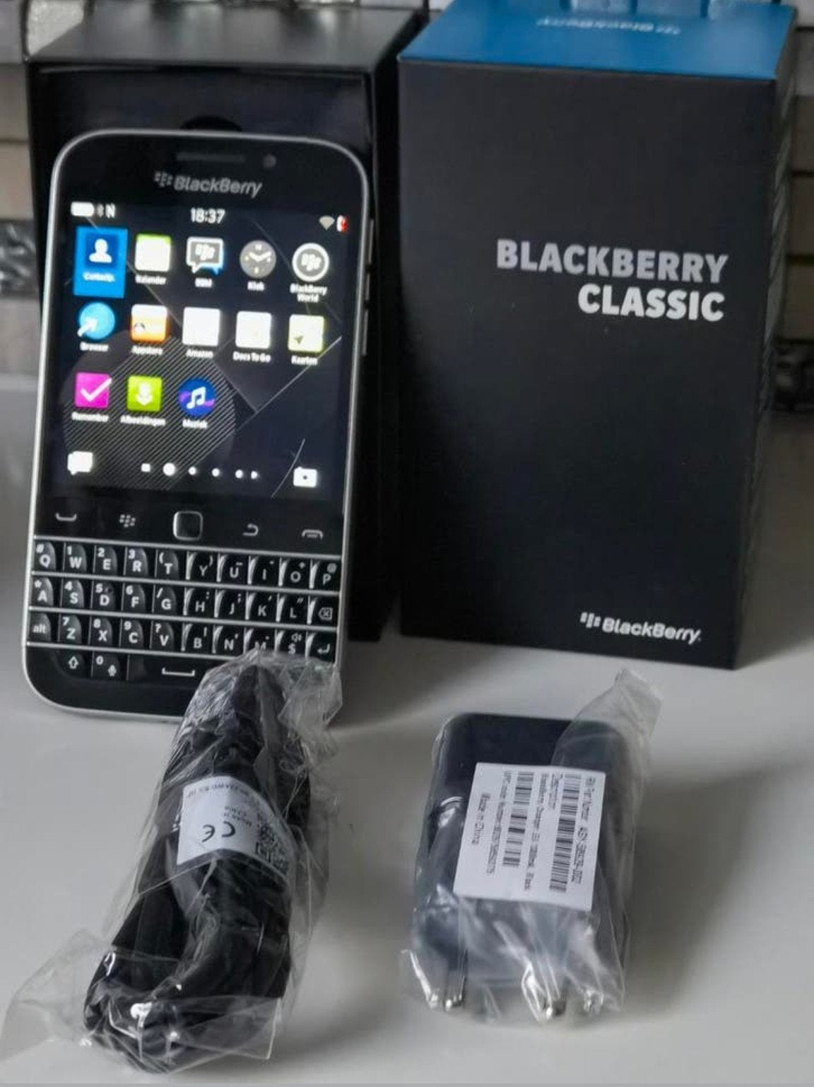 Nieuw Blackberry classic Q20 met oplader.

Alle talen beschi, Telecommunicatie, Mobiele telefoons | Blackberry, Ophalen of Verzenden