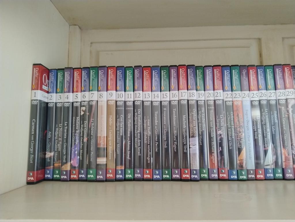 65 dvds opera collectie, Cd's en Dvd's, Cd's | Klassiek, Ophalen of Verzenden, Classicisme, Zo goed als nieuw, Opera of Operette