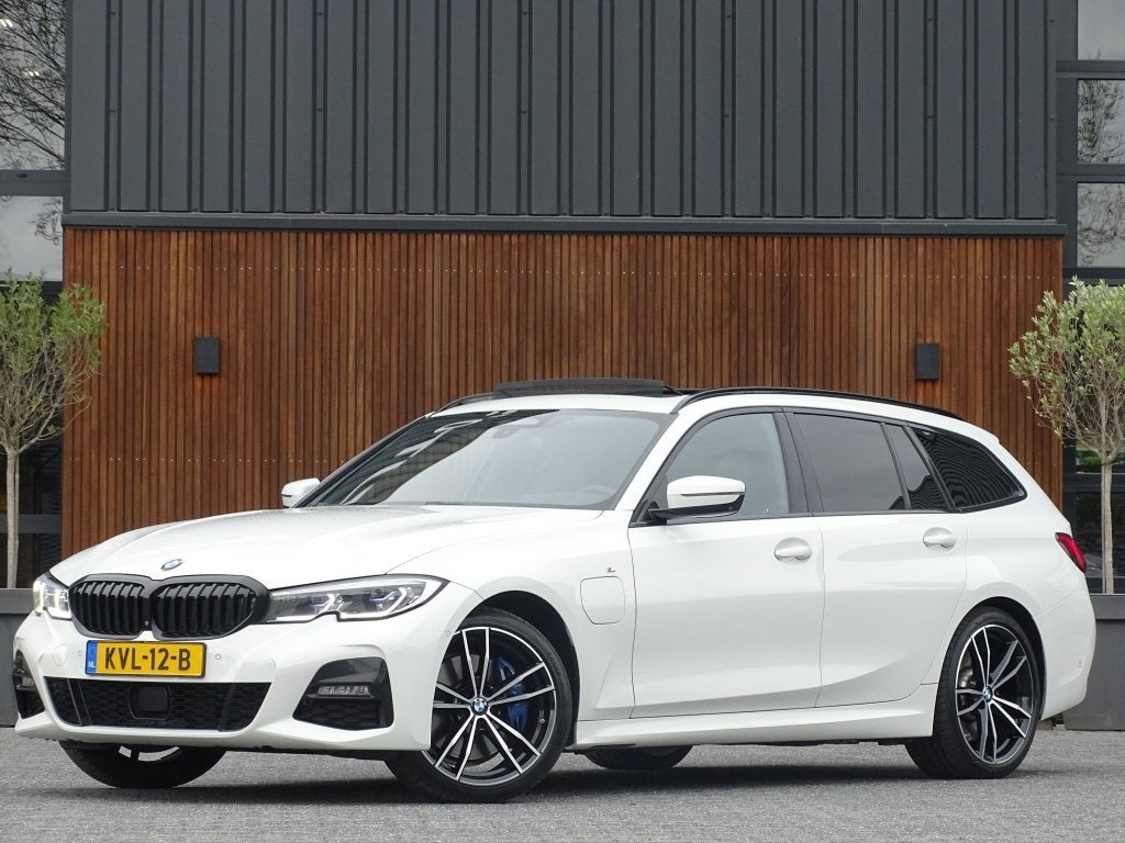 BMW 3 touring 330e 292PK xDrive / M Sport / pano / Laser / B, Automaat, 1998 cc, Gebruikt, Euro 6