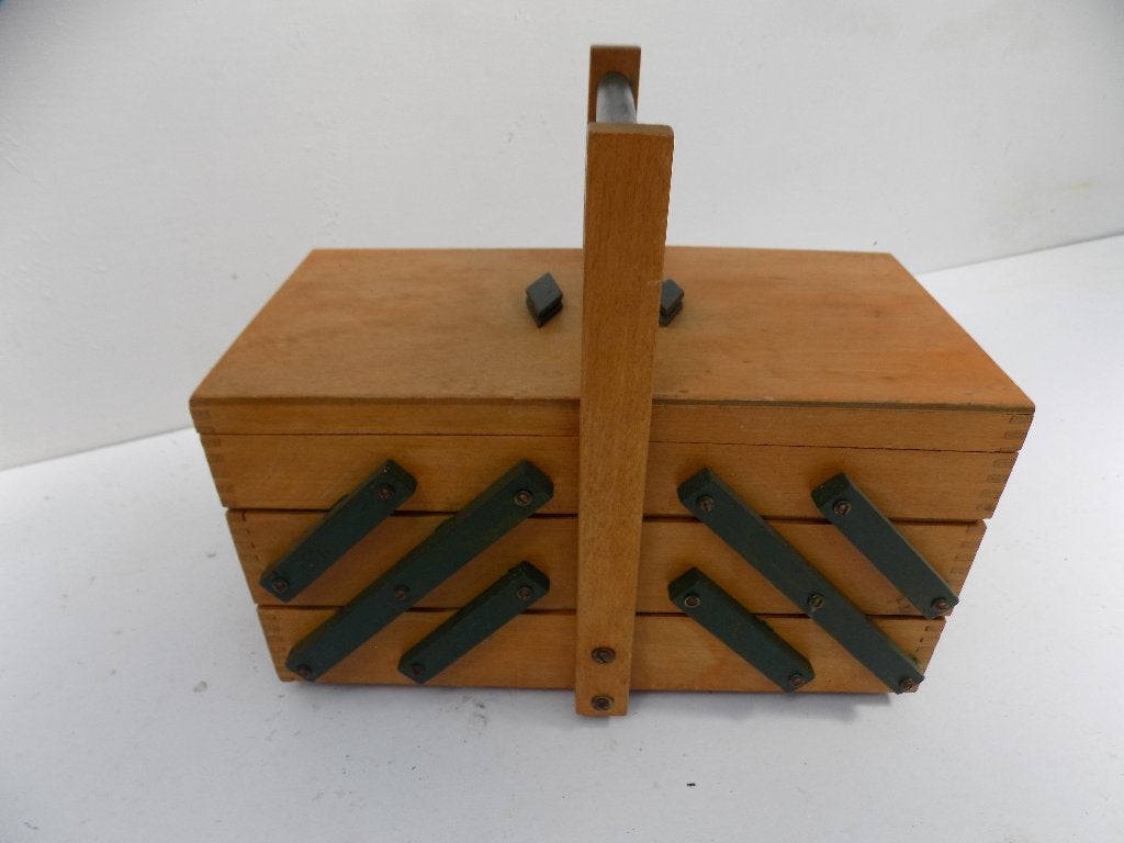 Naaimeubel tafelmodel jaren 50 60 uittrekbaar vakverdeling, Ophalen of Verzenden, Gebruikt, Hout