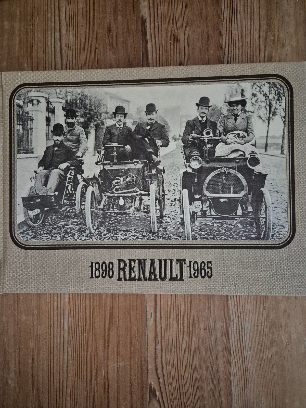 Renault 1898-1965 - Hardcover Omslag, Boeken, Ophalen of Verzenden, Zo goed als nieuw, Renault, Onbekend