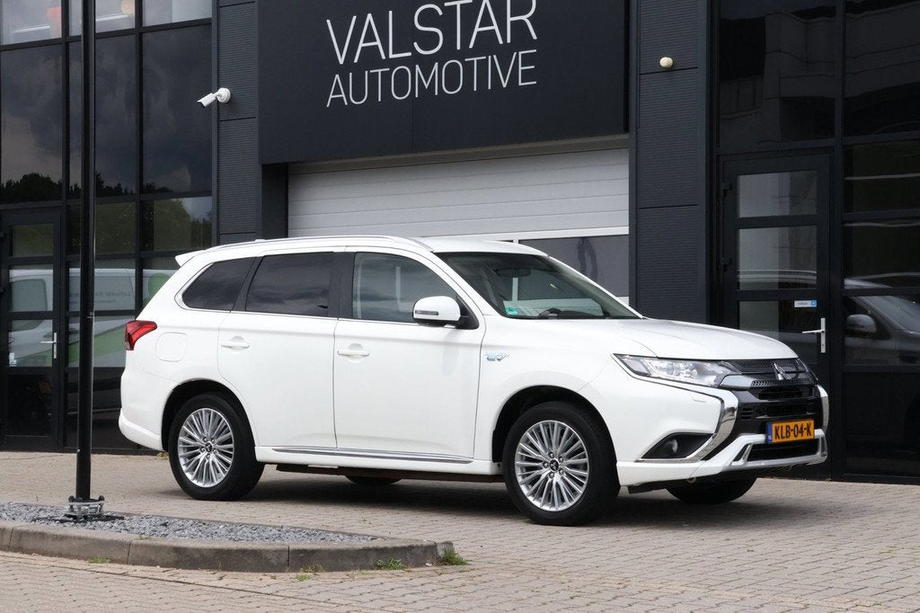 Mitsubishi Outlander 2.4 PHEV Intense+ Plug in Hybride | Sto, Auto's, Automaat, Euro 6, 4 cilinders, 1865 kg