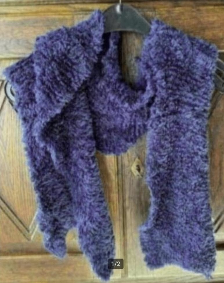 Blauwe fluffy sjaal, shawl, das, sjerp, stola te koop, Ophalen of Verzenden, Zo goed als nieuw, Maat 38/40 (M), Sjaal