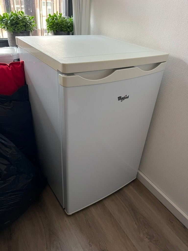 Nette, ruime Whirlpool koelkast tafelmodel, Zonder vriesvak, 75 tot 100 liter, Zo goed als nieuw, 45 tot 60 cm