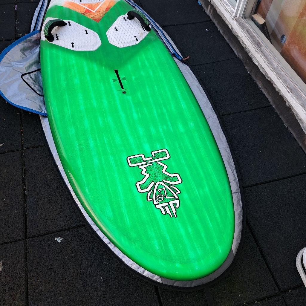 Gloednieuwe Starboard Atomiq 160 liter in Carbon Ultracore, Watersport en Boten, Ophalen, Minder dan 250 cm, Nieuw, Met vin(nen)