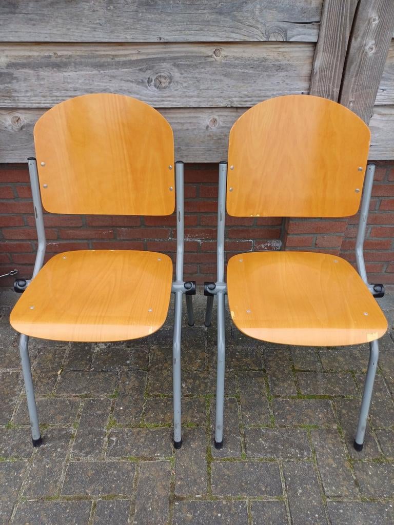 50 x stapelstoelen kantine stapelbare partij stoelen, Huis en Inrichting, Stoelen, Gebruikt, Vijf, Zes of meer stoelen, Bruin