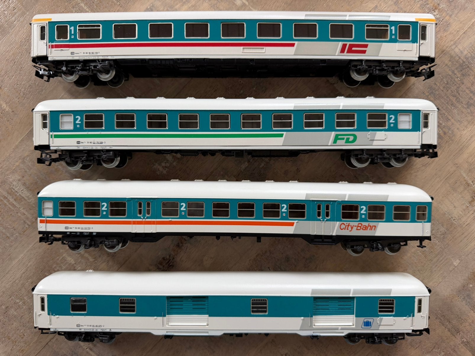 Märklin HO 4220-4221-4222-4223 rijtuigenset DB, Wisselstroom, Wagon, Ophalen of Verzenden, Zo goed als nieuw