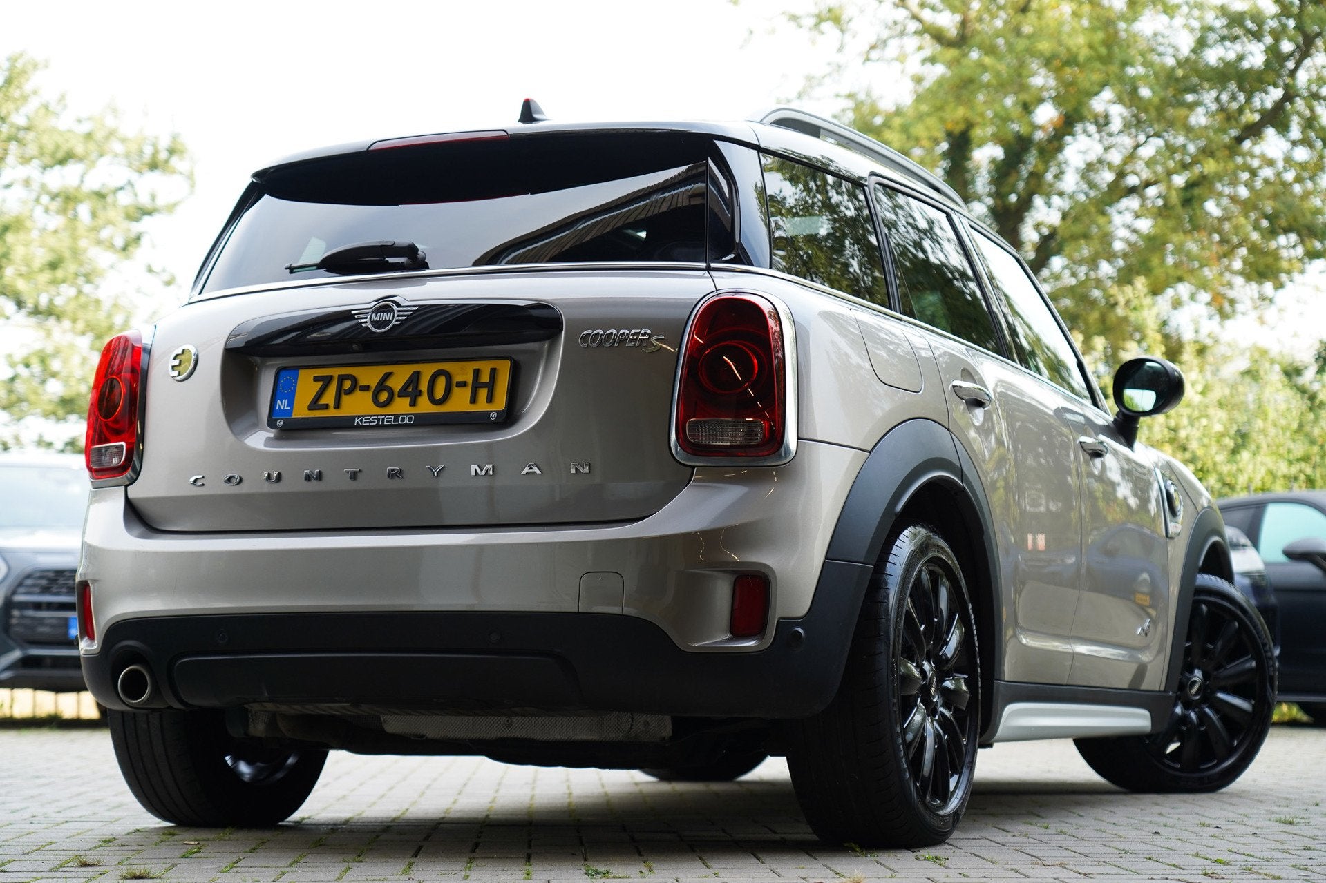 Mini Countryman 1.5 Cooper S E ALL4 Chili 225 PK LED/PANO/SF, Auto's, Dealer onderhouden, Gebruikt, Euro 6, Bedrijf