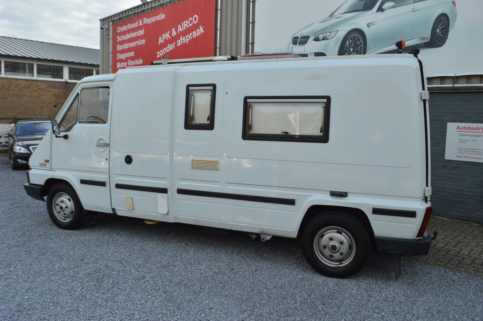 Renault T35D KAMPEERAUTO Stuurbekrachtiging Trekhaak Zonnepa, Overige merken, Douche, Bedrijf, Luifel