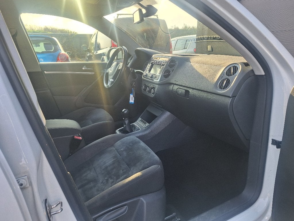 Foto 13 van Volkswagen Tiguan 1.4 Comfort&Design 2014,Panodak, RIJKLAAR!