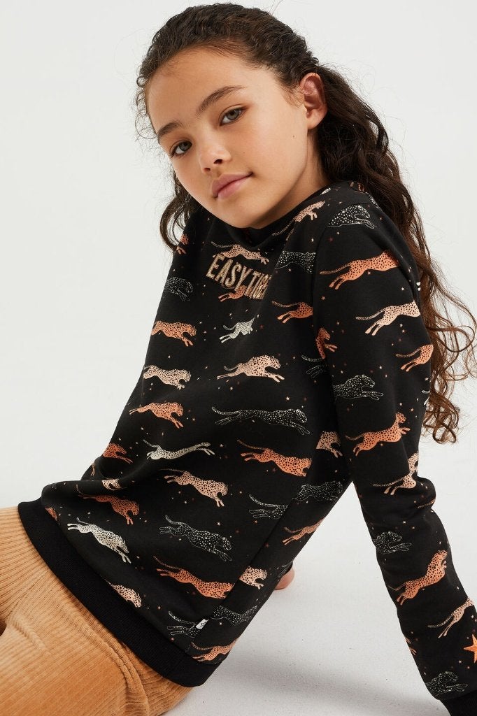 Mooie zwarte WE sweater met luipaardprint maat 146-152., Kinderen en Baby's, Kinderkleding | Maat 146, Trui of Vest, Zo goed als nieuw
