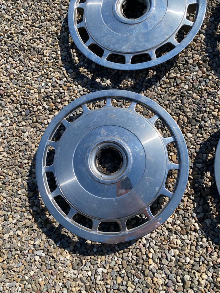 RVS Volvo wieldoppen wieldeksels 14 inch, Ophalen, Gebruikt