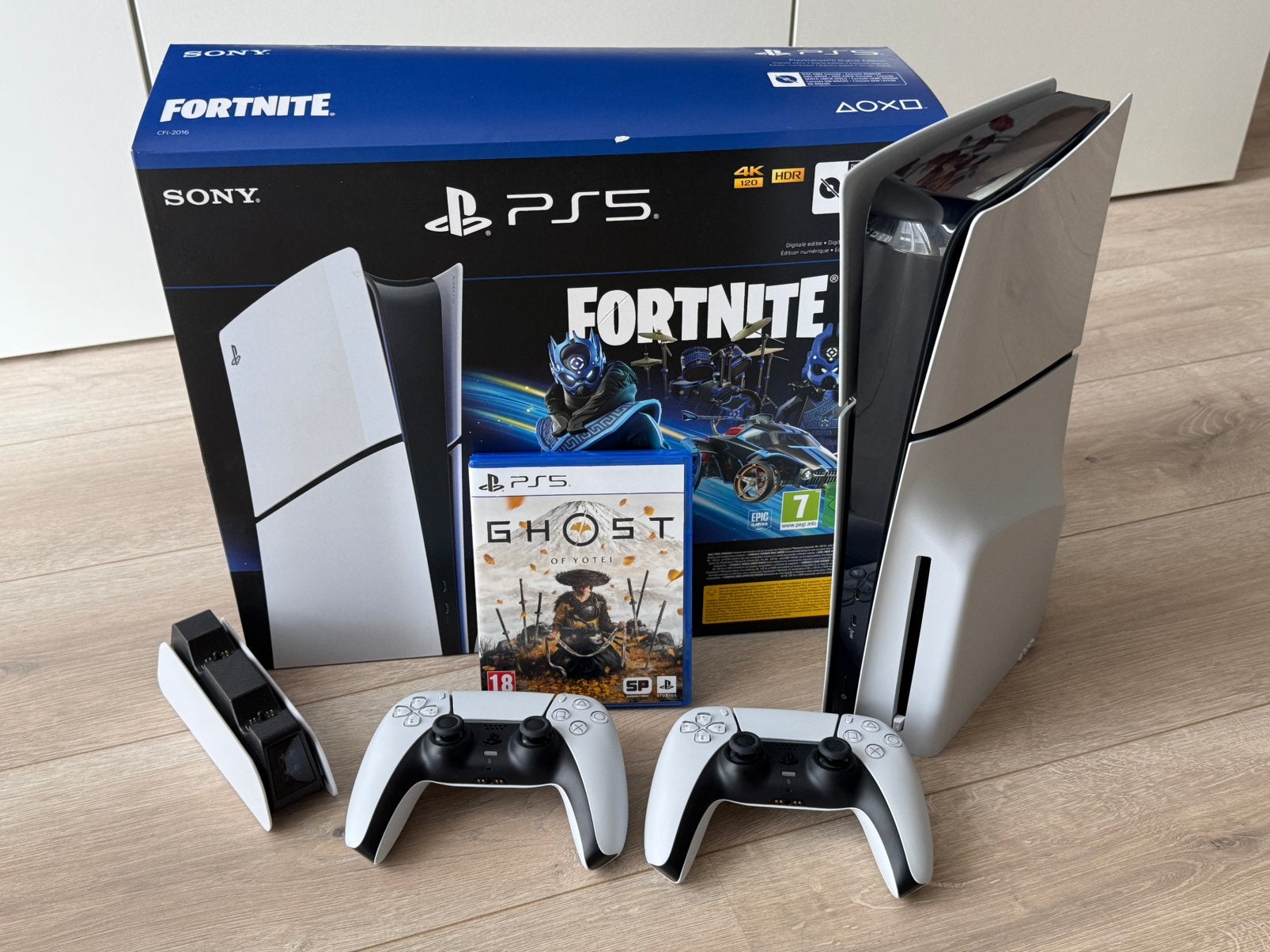 PlayStation 5 + disk drive, 2 controllers en ghost of yotei, Spelcomputers en Games, Ophalen, Zo goed als nieuw