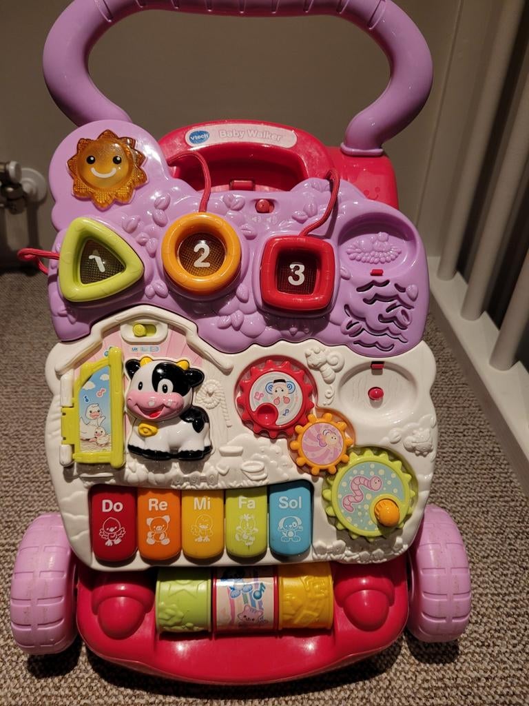 Leuke kleurrijke loopwagen met geluid, Ophalen, Gebruikt, 6 maanden tot 2 jaar