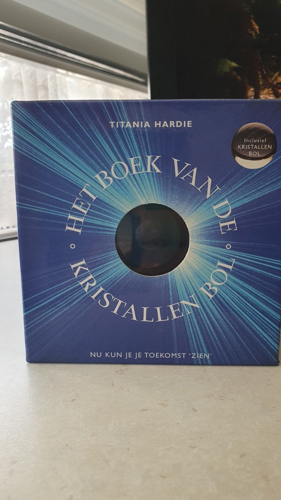 Het Boek van de Kristallen Bol - Titania Hardie, Boeken, Spiritualiteit algemeen, Nieuw, Ophalen of Verzenden, Titania Hardie