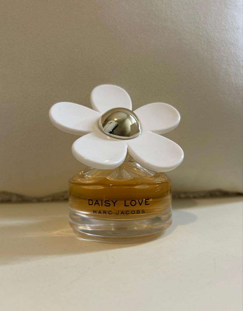 Marc Jacobs Daisy Love 50 ml, Sieraden, Tassen en Uiterlijk, Uiterlijk | Parfum, Ophalen of Verzenden, Nieuw