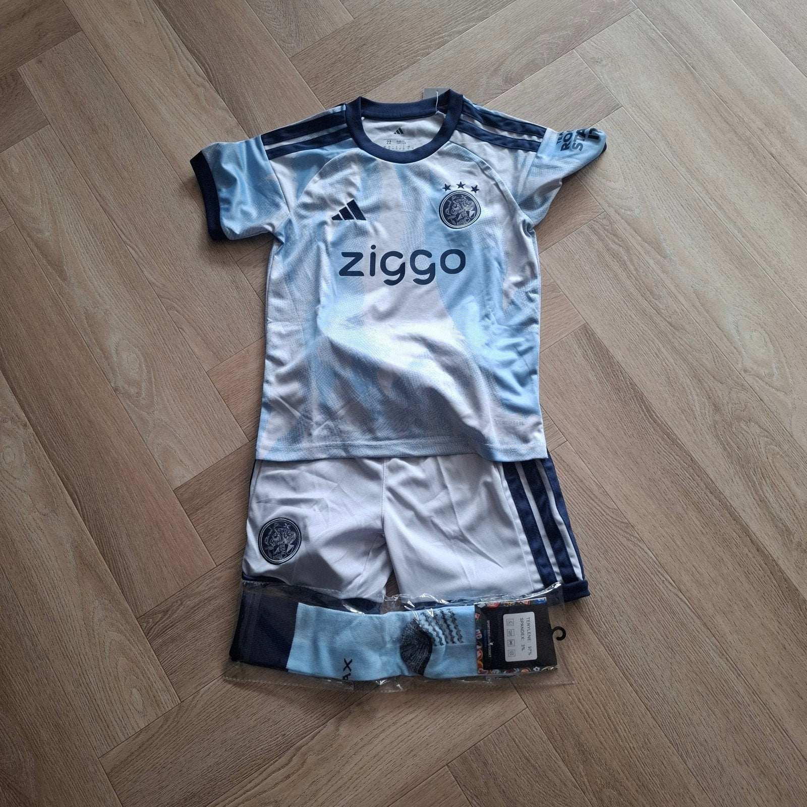Ajax uit tenue 2026-2027 voor kinderen, Tickets en Kaartjes, Sport | Voetbal, Seizoenskaart, Eén persoon