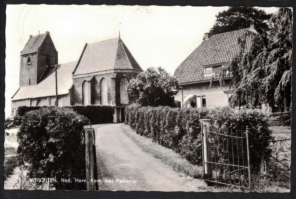 Vorchten Ned. Herv. Kerk met Pastorie. 1965., Ophalen of Verzenden, 1960 tot 1980, Gelopen, Gelderland