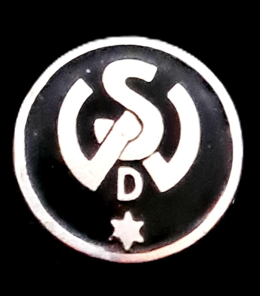 Simon de Wit speld- zwart emaille, Verzenden, Nieuw, Transport, Speldje of Pin