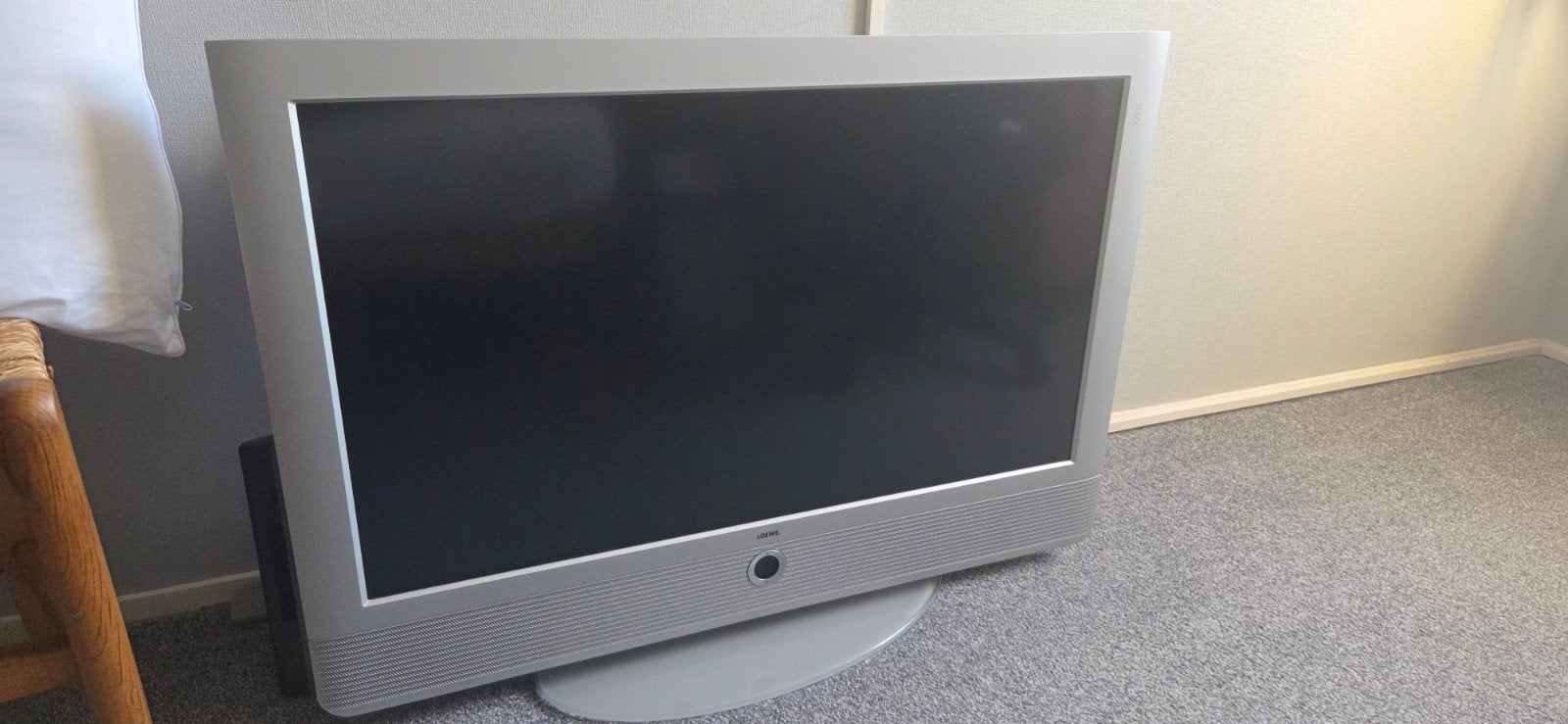 Loewe tv. beeld 37 inch. Kleur grijs. Met afstandsbediening., Gebruikt, 50 Hz, 80 tot 100 cm, Ophalen