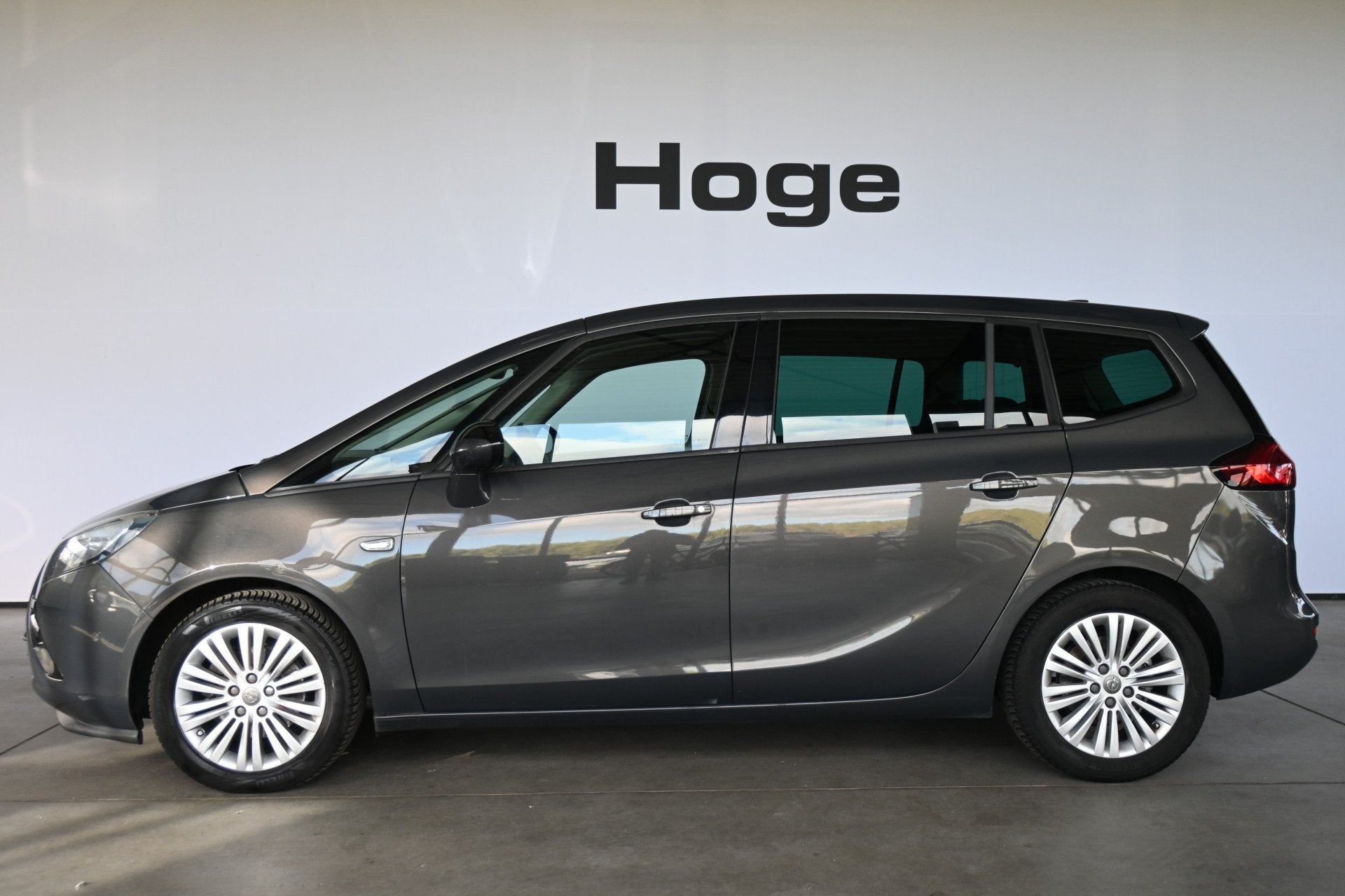 Opel Zafira Tourer 1.4 Edition 7p Clima Cruise control Navig, Auto's, Stof, Gebruikt, 4 cilinders, 7 stoelen