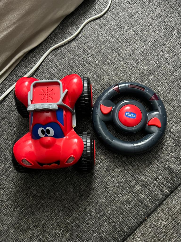 Chicco RC Auto met Afstandsbediening, Hobby en Vrije tijd, Modelbouw | Radiografisch | Auto's, Elektro, Gebruikt, Ophalen of Verzenden