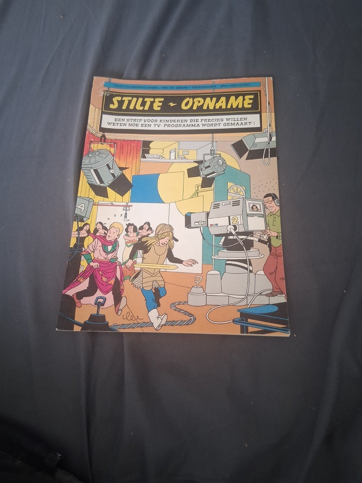 Stilte Opname - Stripboek over tv-programma maken, Eén stripboek, Ophalen of Verzenden, Zo goed als nieuw, Karel van de Graaf & Jan Vervoort