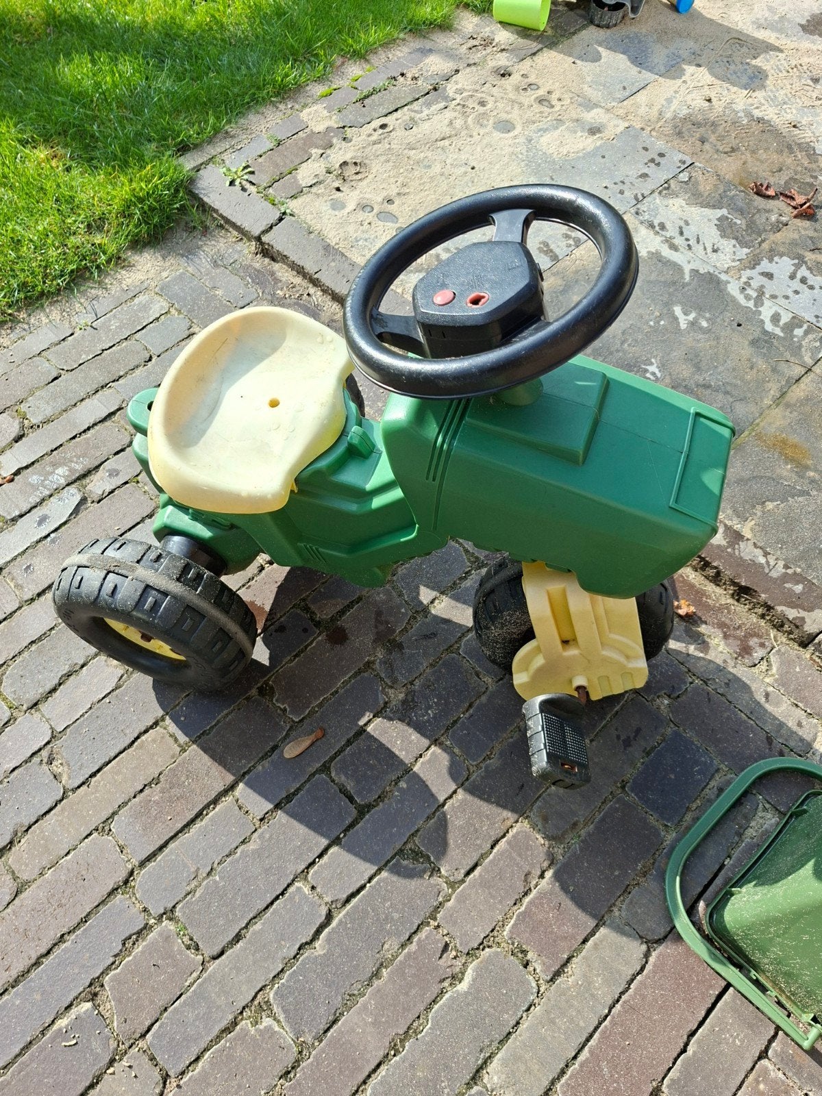 Groene trap tractor voor kinderen, Ophalen