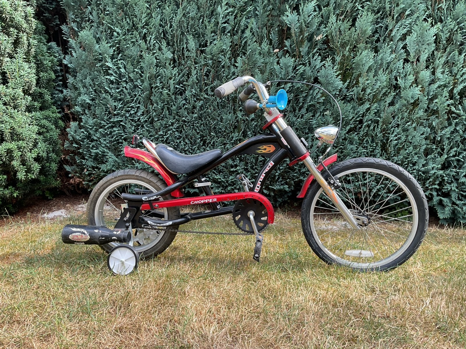 Kinder Chopper Fiets met Zijwieltjes - Zwart/Rood, Ophalen, Zijwieltjes, Velgrem, 16 tot 20 inch