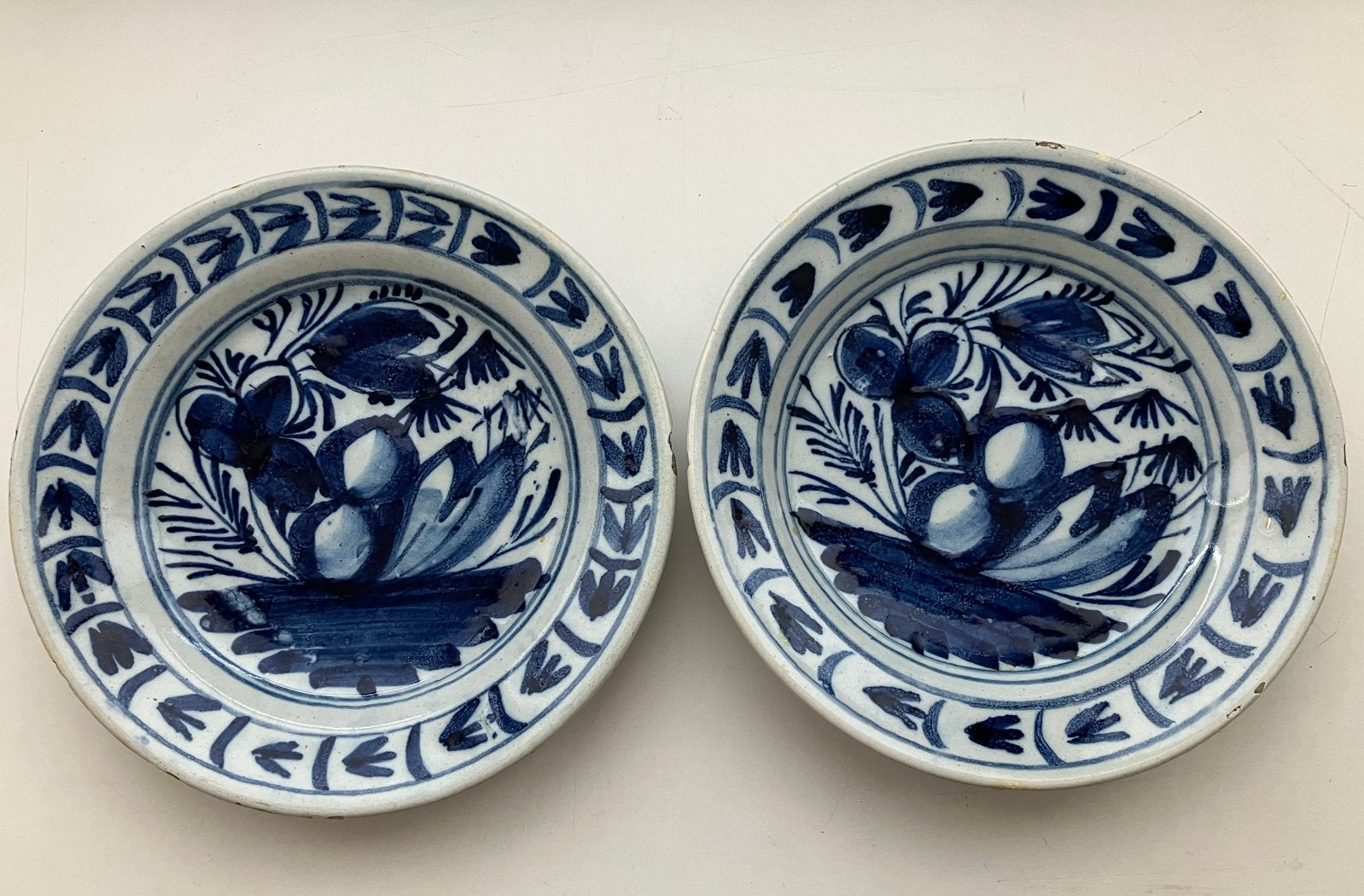 2 Antieke 18e Eeuwse Delft Blauw-Wit Glazuur Wandborden, Ophalen of Verzenden