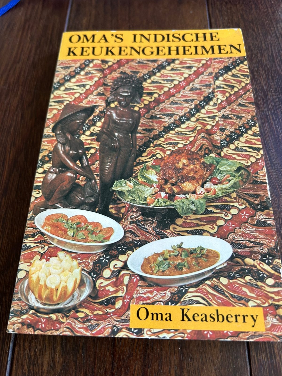Oma’s Indische Keukengeheimen Oma Keasberry, Boeken, Kookboeken, Verzenden, Zo goed als nieuw, Azië en Oosters