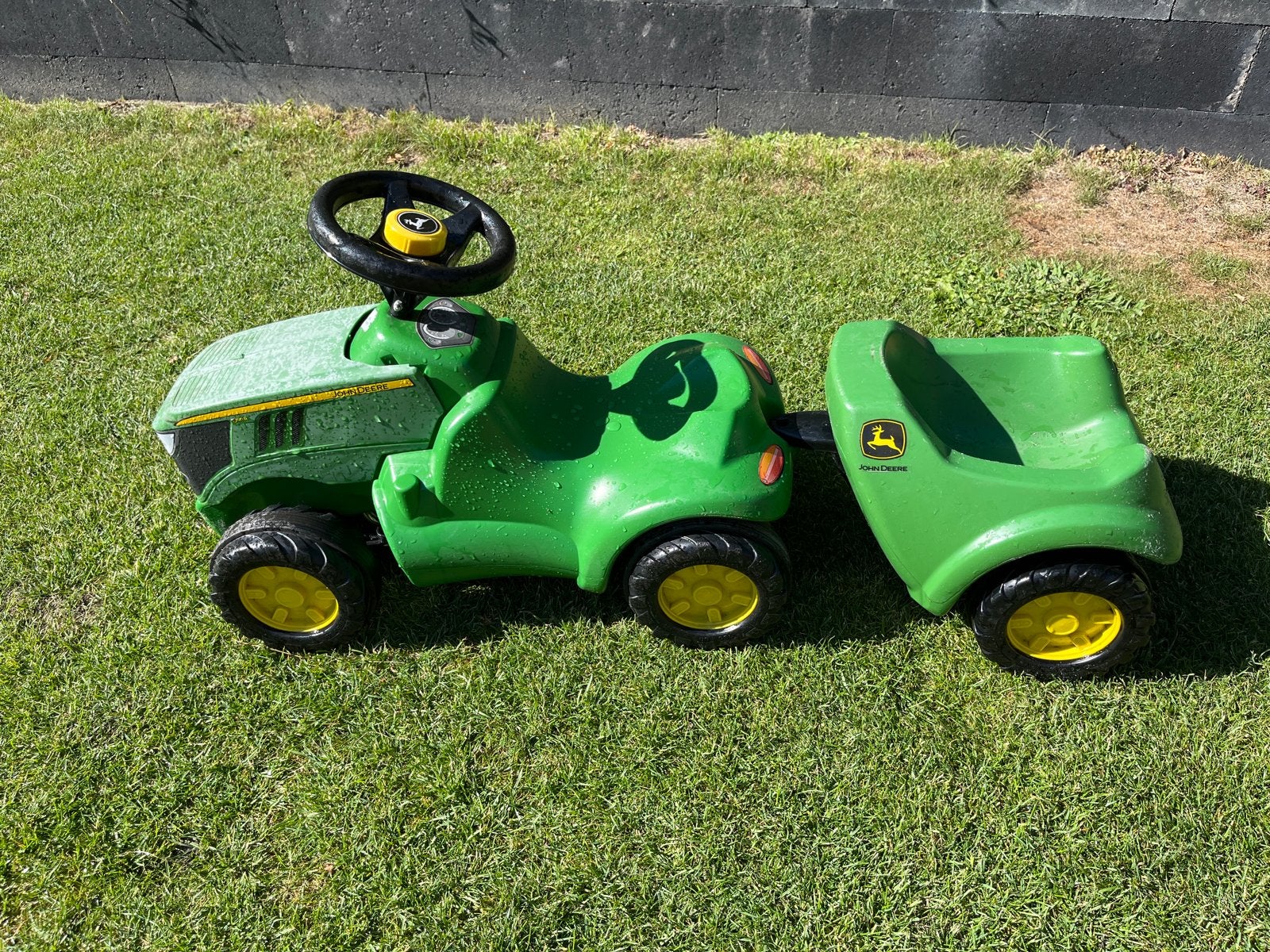 John Deere loopauto met aanhanger, Kinderen en Baby's, Speelgoed | Buiten | Voertuigen en Loopfietsen, Ophalen, Gebruikt, Loopvoertuig