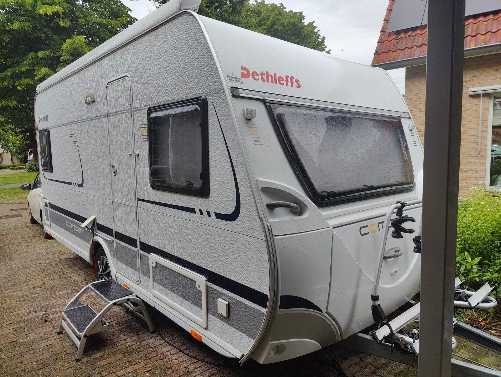 Dethleffs Camper 450db, vaste luifel en mover. Bouwjaar 2010, Vast bed, Particulier, Dethleffs, Tot en met 4