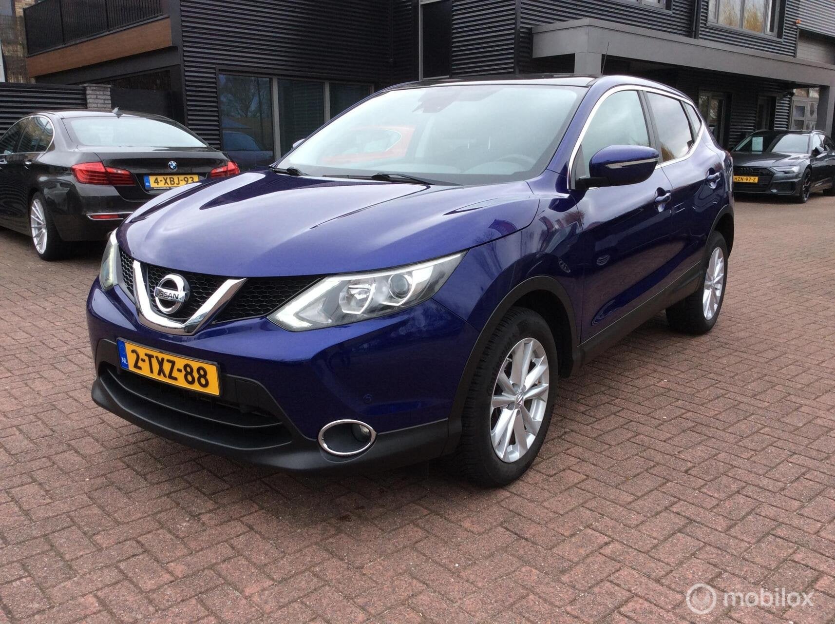 Nissan Qashqai 1.2 Premier Edition Panorama Nav Camera Trekh, Voorwielaandrijving, Euro 5, Stof, Gebruikt