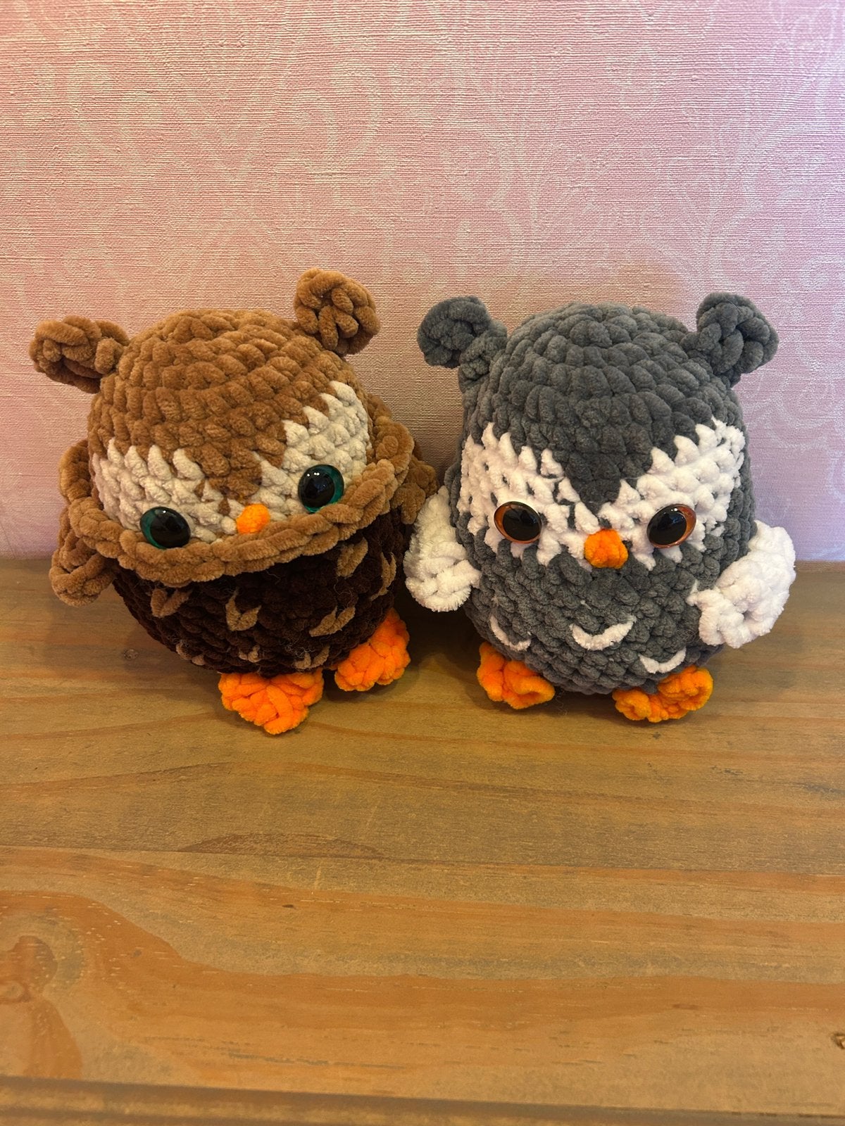 Set van  2 hangemaakte gehaakte Uilen, Overige typen, Nieuw, Meerkleurig, Klein (minder dan 20 cm)