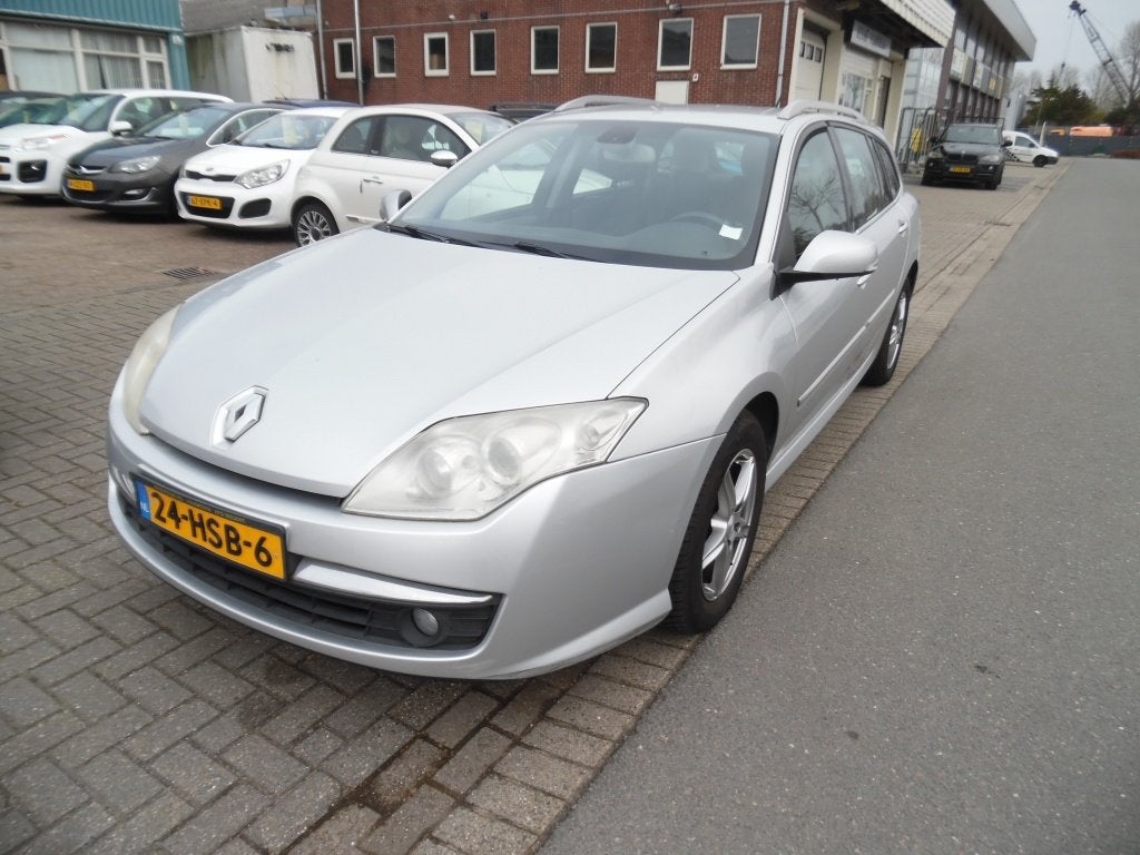 Renault Laguna Estate navi 2.0 dCi Dynamique apk 12.26, Auto's, Laguna, 4 cilinders, 150 pk, 1476 kg