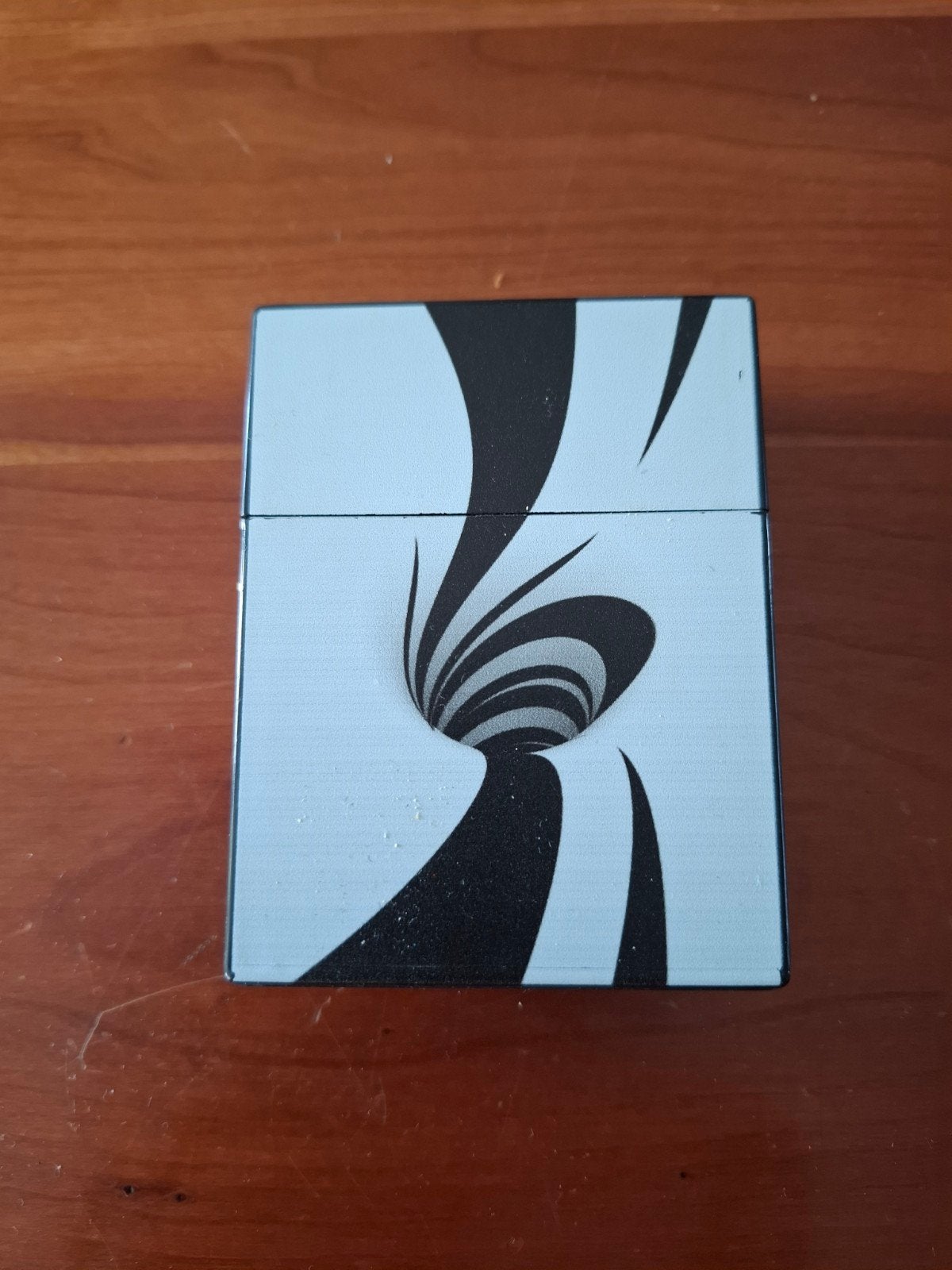 Sigarettenhouder met uniek optisch illusie design, Ophalen of Verzenden, Zo goed als nieuw, Overige typen