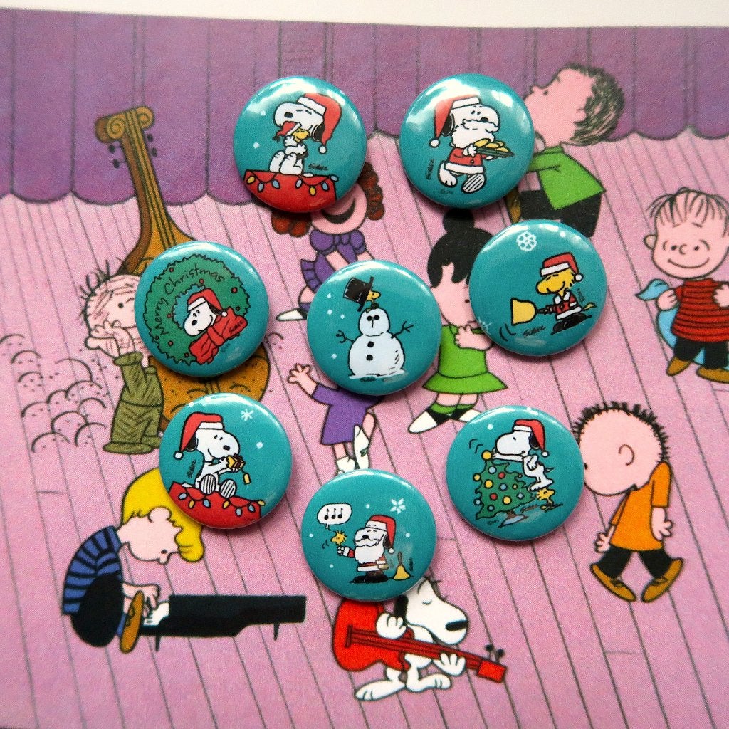 Snoopy Peanuts Comics Kerstmis Pin Badge Buttons, set van 8, Verzamelen, Stripfiguren, Verzenden, Snoopy, Nieuw, Overige typen