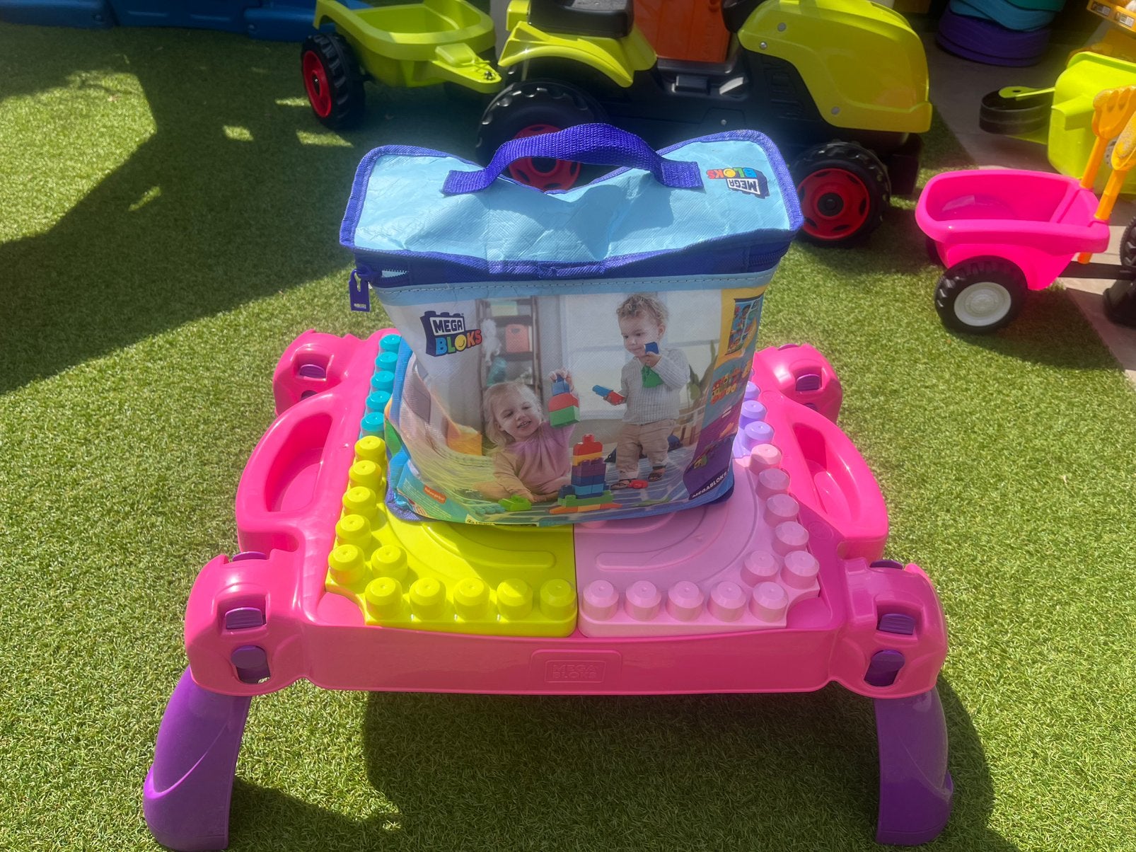 Bouwtafel met extra zak megabloks, Ophalen