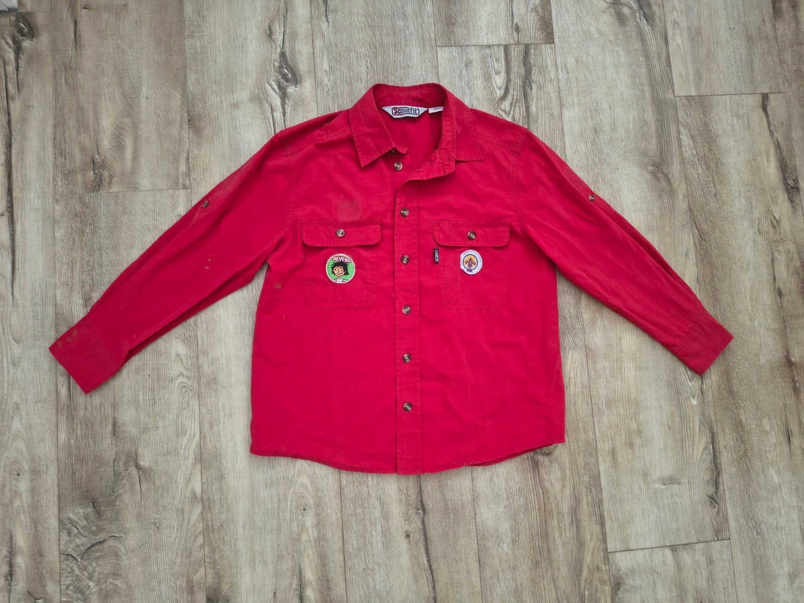 Mooie rode scoutingblouse, Bever uniform, Scoutfit, maat 134, Gebruikt, Onb, Ophalen of Verzenden, Onb