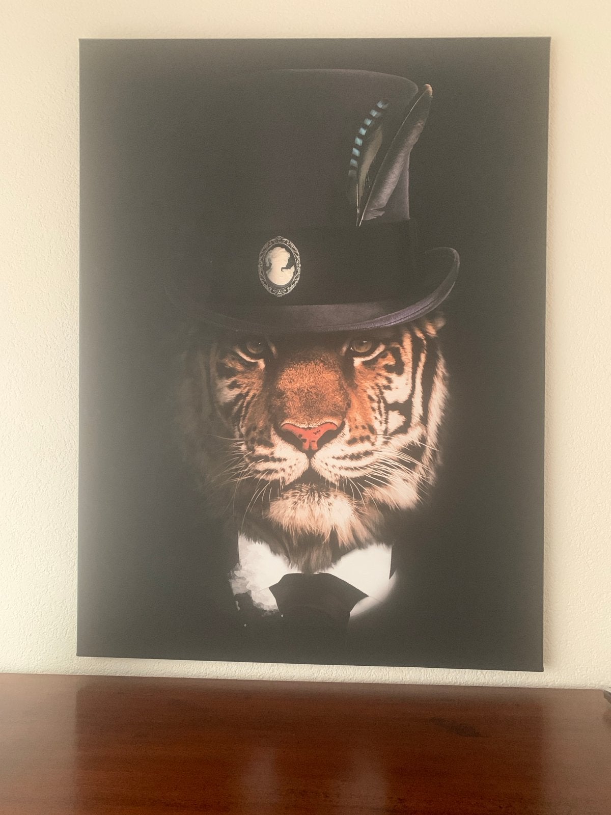 Stijlvolle Tijger met Hoge Hoed Canvas Schilderij 100/75, Ophalen, Zo goed als nieuw, Schilderij, 75 – 100