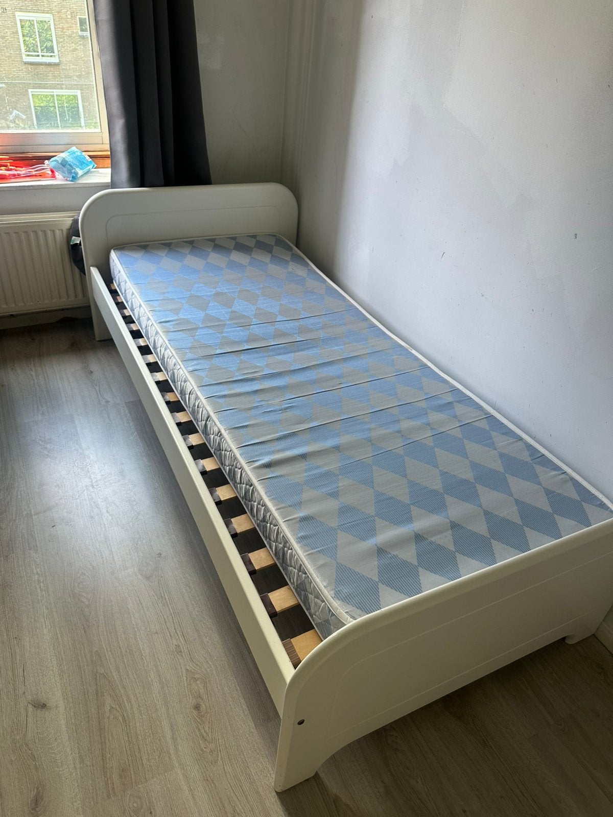 Gratis 1 persoons bed op te halen vandaag of morgen, Huis en Inrichting, Slaapkamer | Bedden, 90 cm, Eenpersoons, Wit, Ophalen of Verzenden