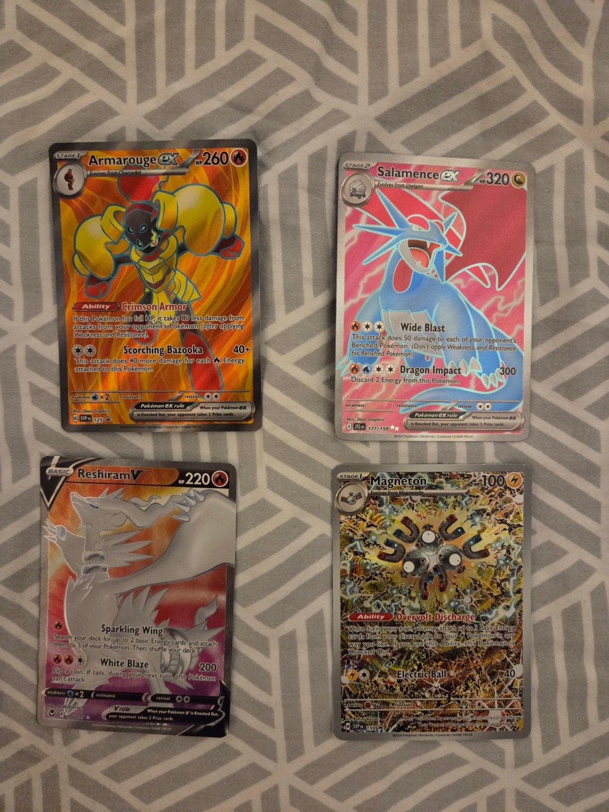 Full Art Kaarten: Reshiram V, Salamence EX, Magneton,, Ophalen of Verzenden, Zo goed als nieuw, Meerdere kaarten, Foil