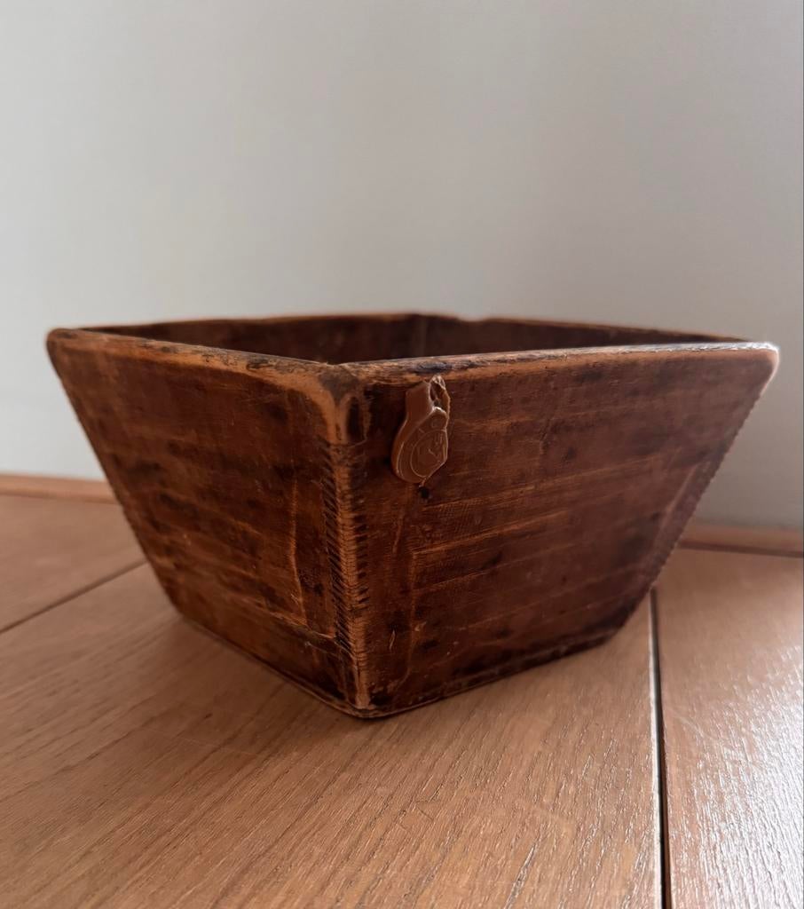 Houten bakje van Aura Peeperkorn, Ophalen, Zo goed als nieuw