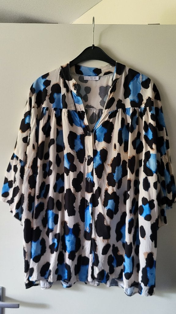 Mooie Blouse luipaard print  L - XL, Ophalen, Zo goed als nieuw, Maat 42/44 (L), Zwart